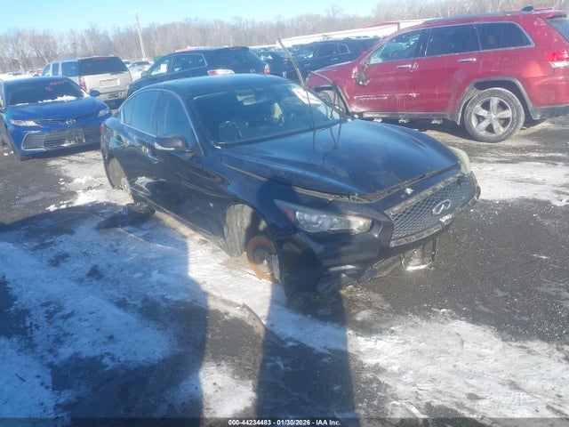 Salvage INFINITI Q50 Image