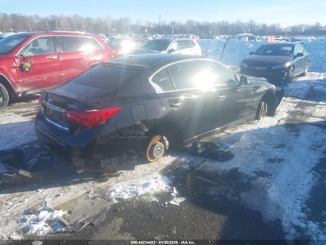 INFINITI Q50 Sport