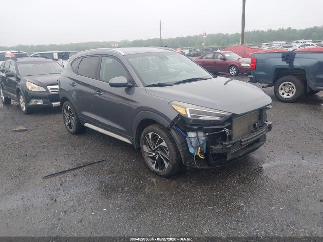 Salvage Hyundai TUCSON Image