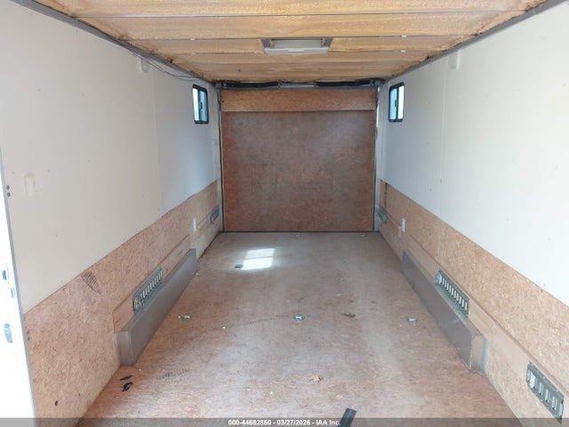 R And R Trailers Inc Enclosed Trailer