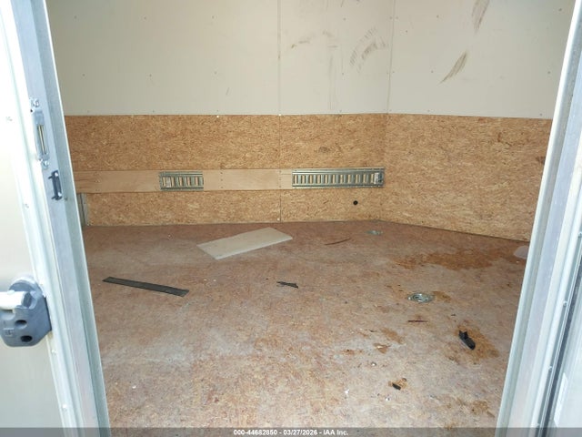 R And R Trailers Inc Enclosed Trailer
