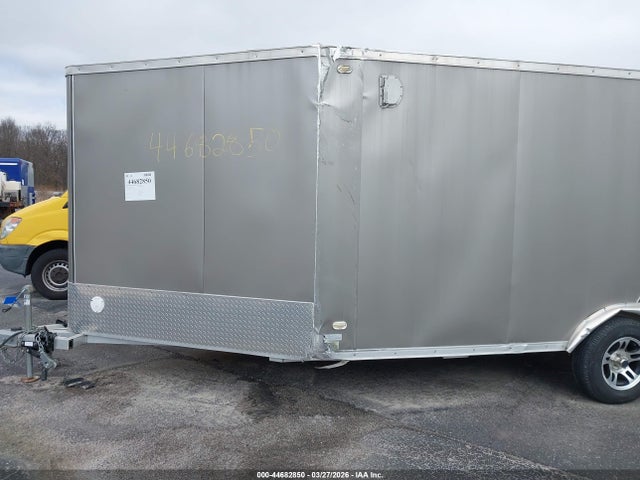 R And R Trailers Inc Enclosed Trailer