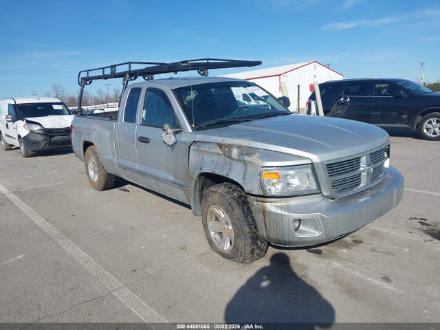 Salvage Dodge Dakota Image