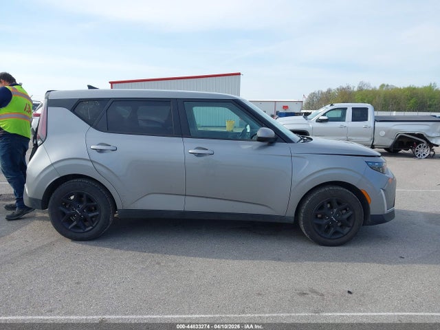 Kia Soul Lx