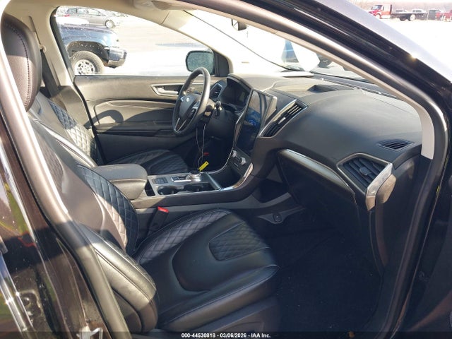 Ford Edge Titanium