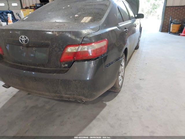 Toyota Camry Le V6
