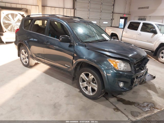 Salvage Toyota RAV4 Image