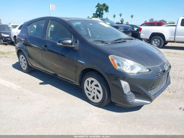 Salvage Toyota Prius c Image