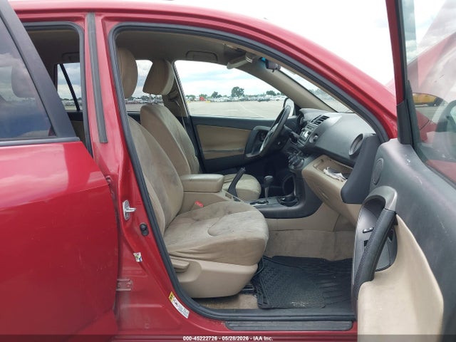 Toyota RAV4 Base V6