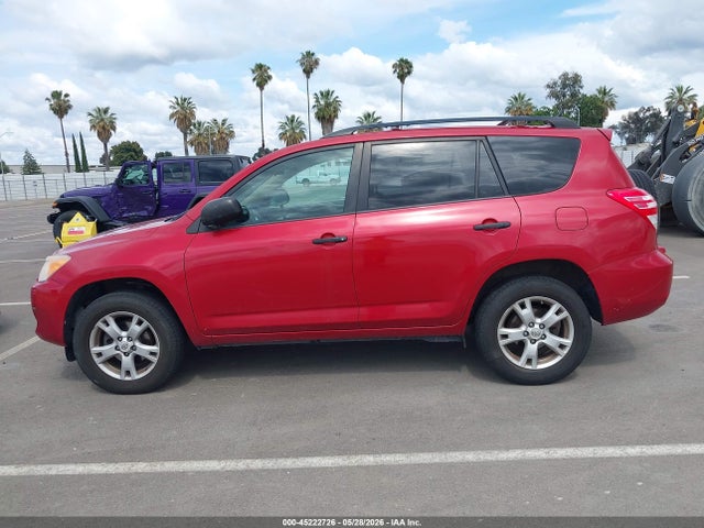 Toyota RAV4 Base V6