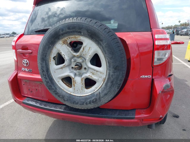 Toyota RAV4 Base V6