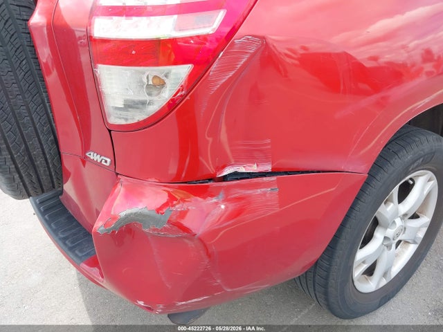 Toyota RAV4 Base V6
