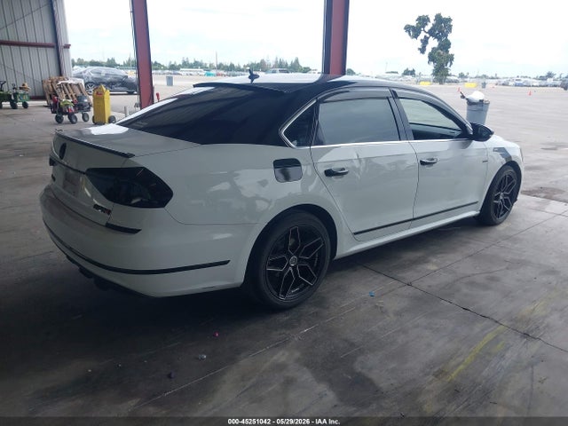 Volkswagen Passat 1.8t S