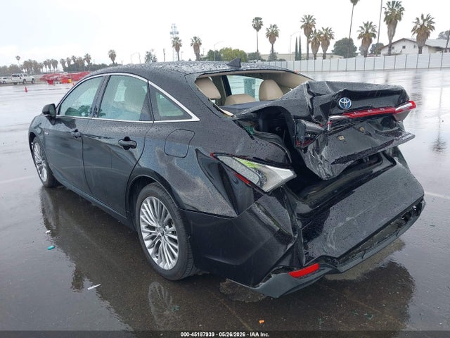 Toyota Avalon Hybrid Limited
