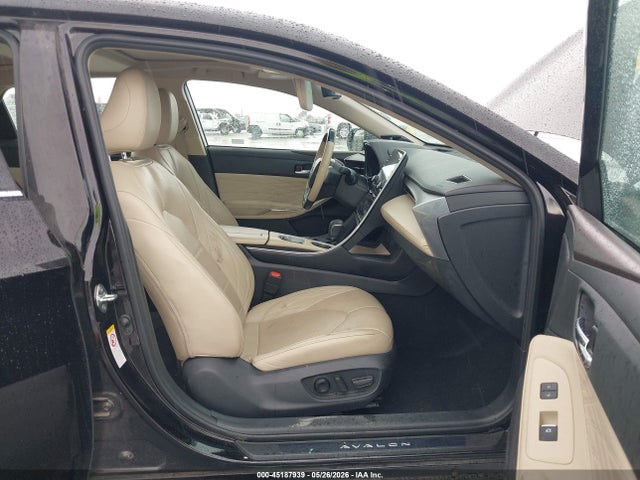 Toyota Avalon Hybrid Limited