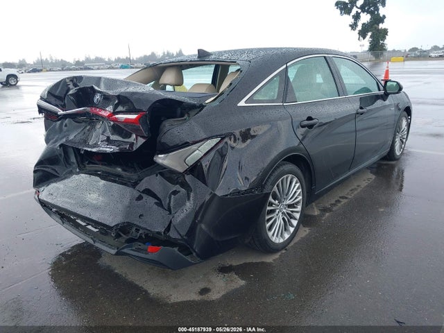 Toyota Avalon Hybrid Limited