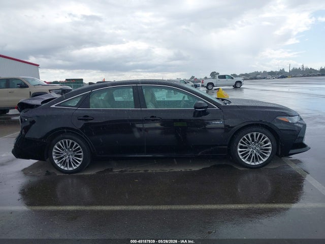 Toyota Avalon Hybrid Limited