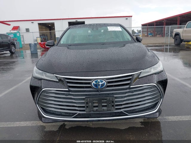 Toyota Avalon Hybrid Limited