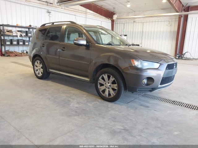 Salvage Mitsubishi Outlander Image