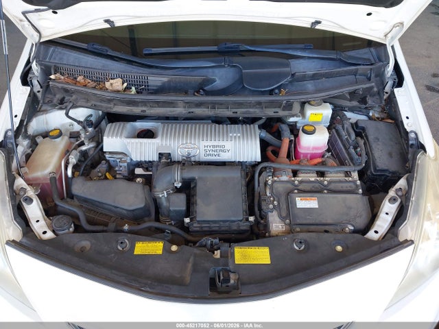 Toyota Prius v Three
