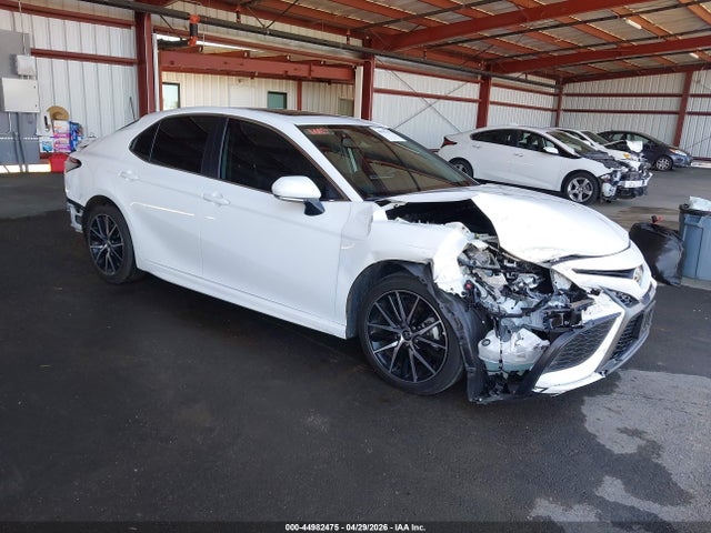 Salvage Toyota Camry Image
