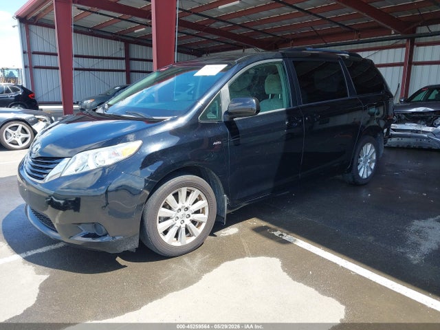 Toyota Sienna Le 7 Passenger