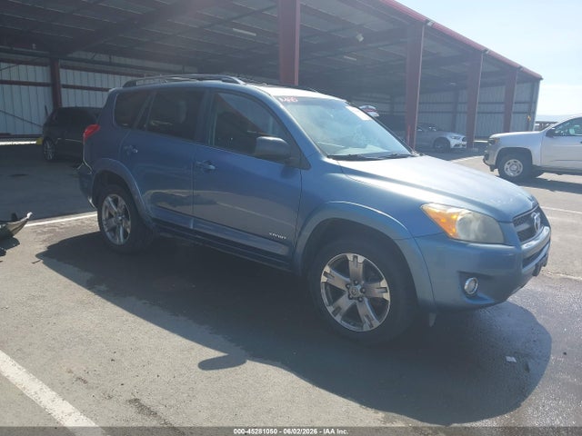 Salvage Toyota RAV4 Image