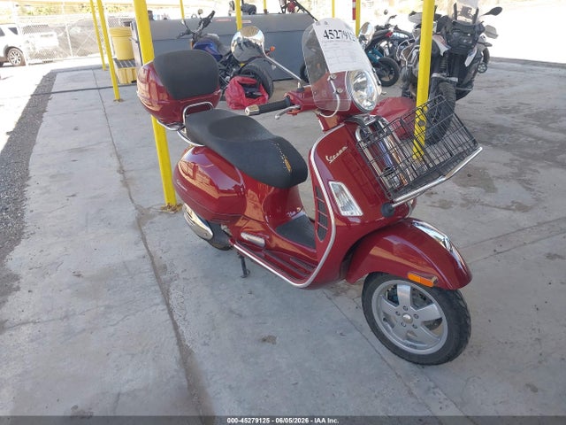 Salvage Vespa Gts Image