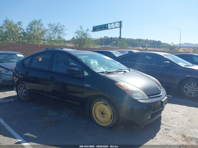 Salvage Toyota Prius Image