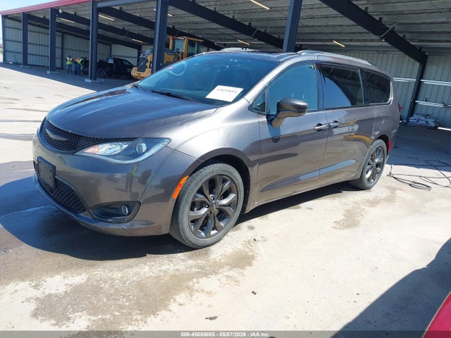 Chrysler Pacifica Touring L Plus