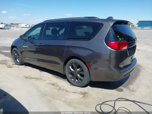 Chrysler Pacifica Touring L Plus