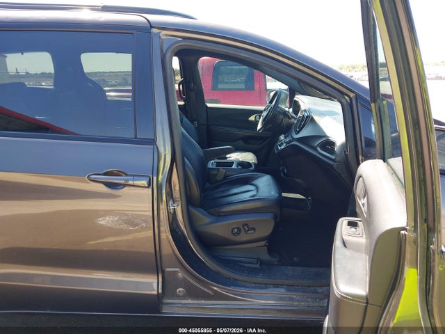 Chrysler Pacifica Touring L Plus
