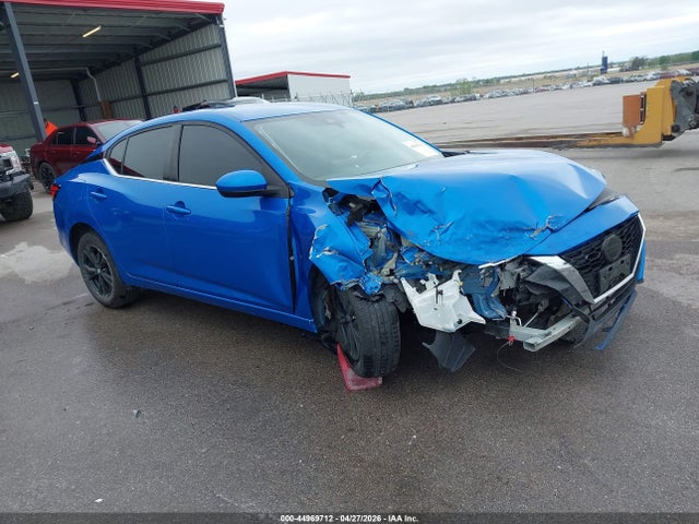 Salvage Nissan Sentra Image
