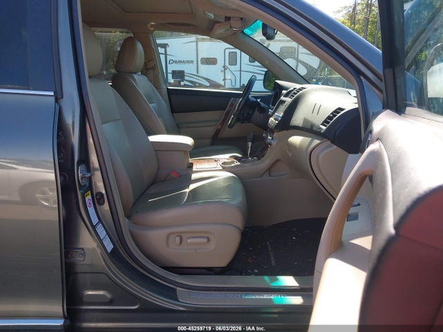 Toyota Highlander Limited V6