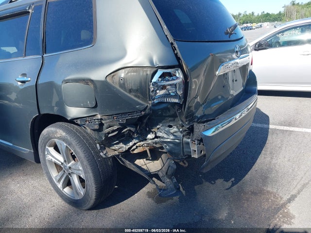 Toyota Highlander Limited V6