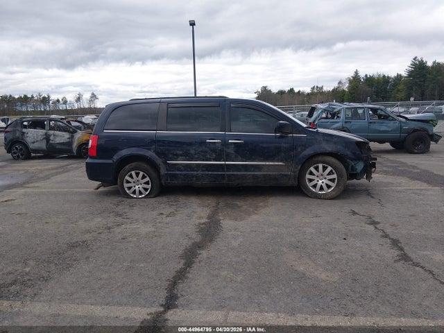 Chrysler Town & Country Touring
