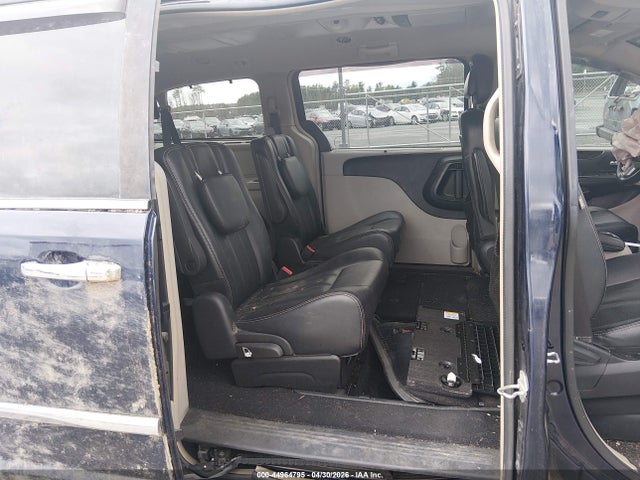 Chrysler Town & Country Touring