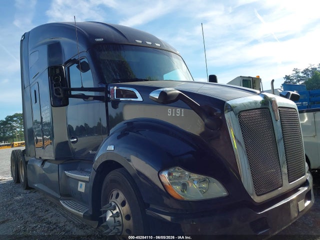 Salvage Kenworth T680 Image