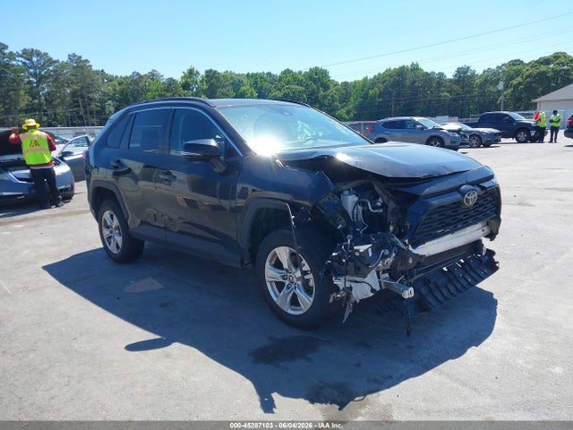 Salvage Toyota RAV4 Image