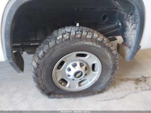 Chevrolet Silverado 2500 4wd  Long Bed Wt