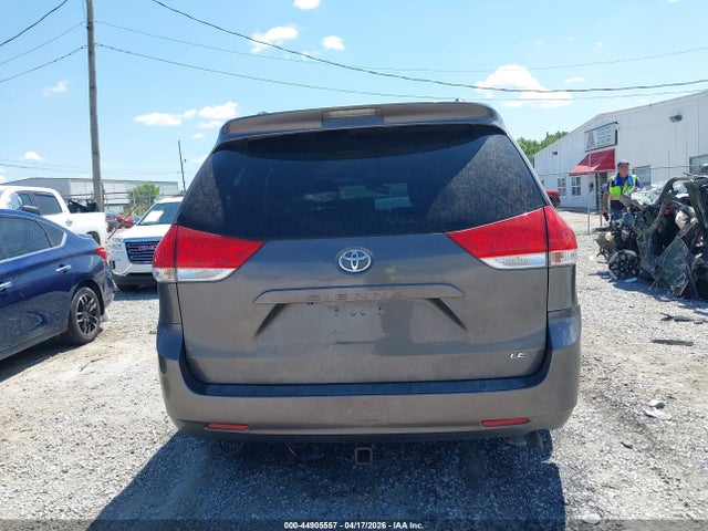 Toyota Sienna Le V6 8 Passenger