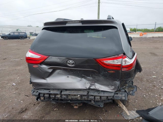 Toyota Sienna Xle