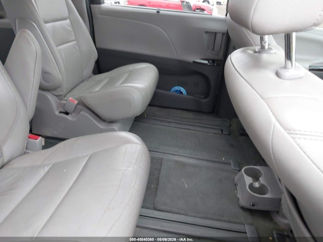Toyota Sienna Xle