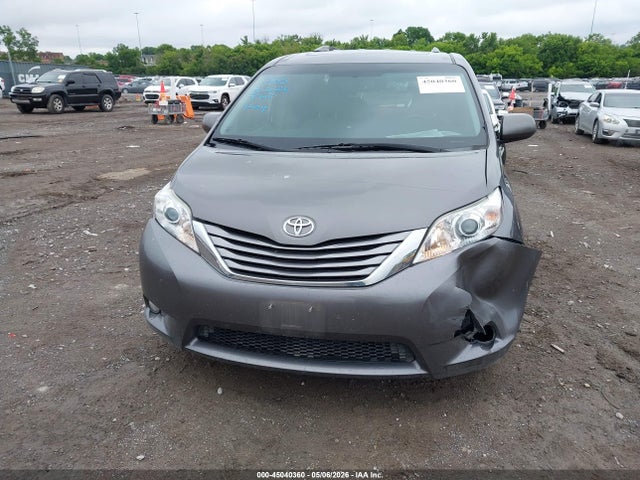 Toyota Sienna Xle