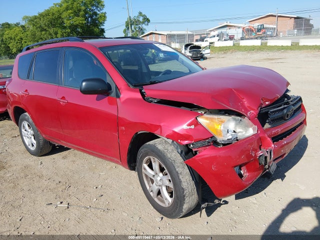 Salvage Toyota RAV4 Image