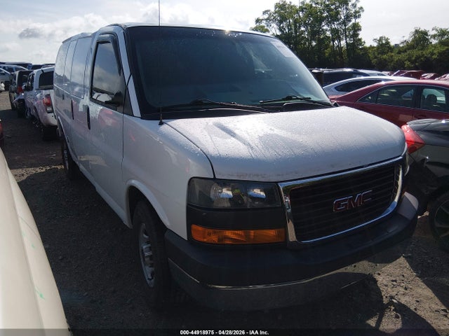 Salvage GMC Savana Image