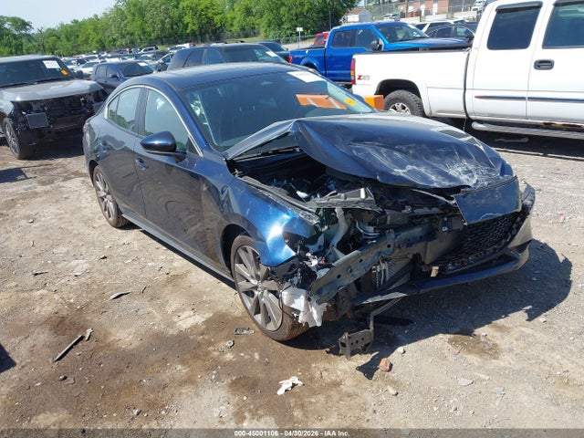 Salvage Mazda Mazda3 Image