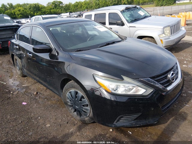 Salvage Nissan Altima Image
