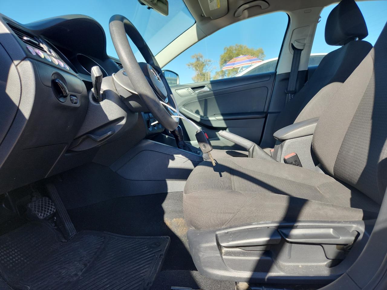 Volkswagen Jetta Base