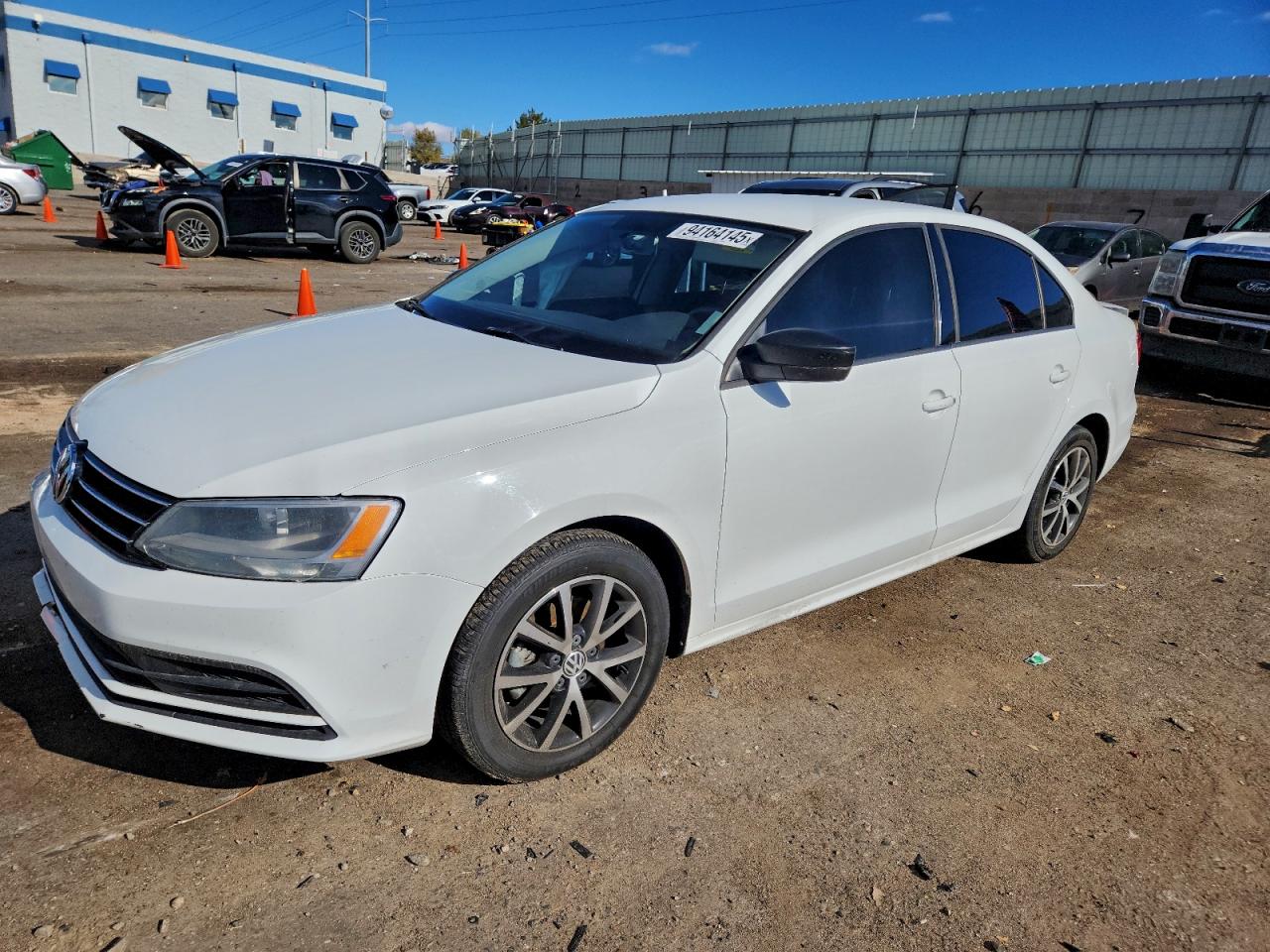 Salvage Volkswagen Jetta Image